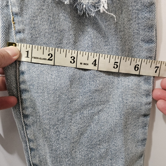 Fashion Nova Junior Jeans Size 3/26 - Picture 9 of 16